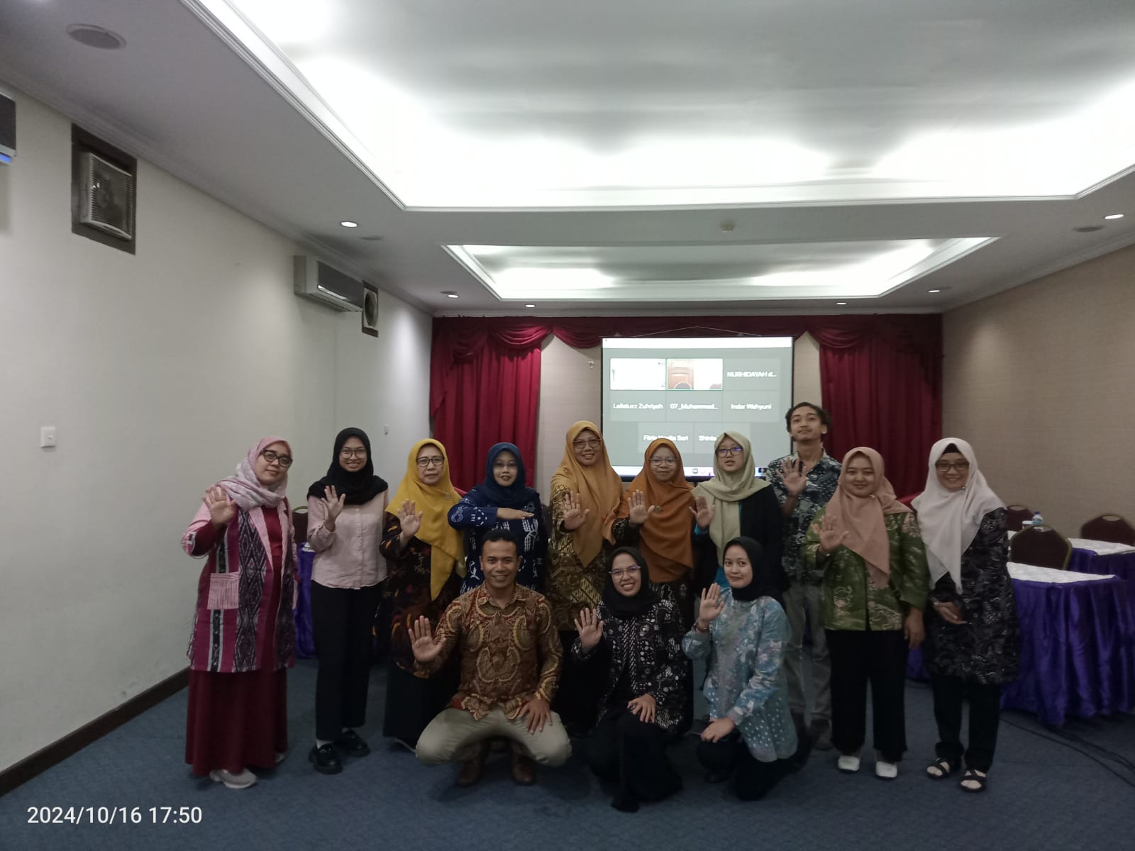 Dr. Anisatun Muthi’ah, Dosen FUA UIN Siber Cirebon, Angkat Peran Perempuan dalam Lingkungan Hidup di Panggung Internasional pada Konferensi PSGA UIN Mataram