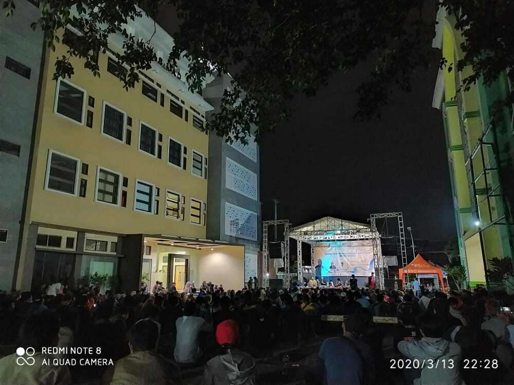 Hadroh Al - Hadis Tampil Sebagai Pembuka Malam Puncak AKAD 2020